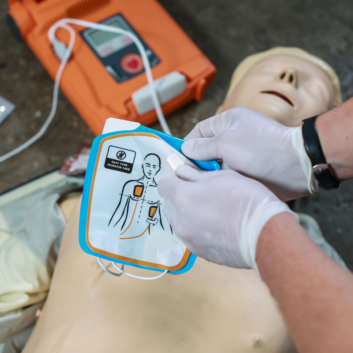 COVE_Using_an_AED